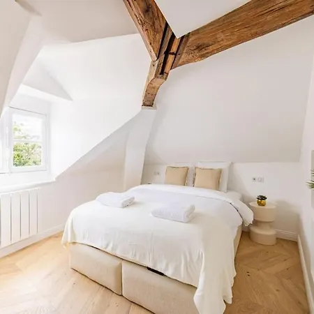 3 Bedrooms Sacrée Cœur Place Du Tertre Montmartre