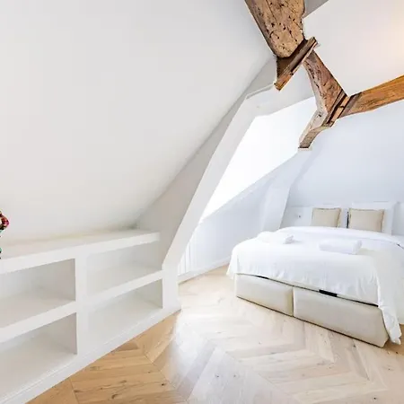 Apartment 3 Bedrooms Sacree Coeur Place Du Tertre Montmartre Paris