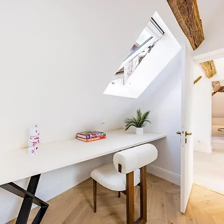 Apartment 3 Bedrooms Sacree Coeur Place Du Tertre Montmartre Paris