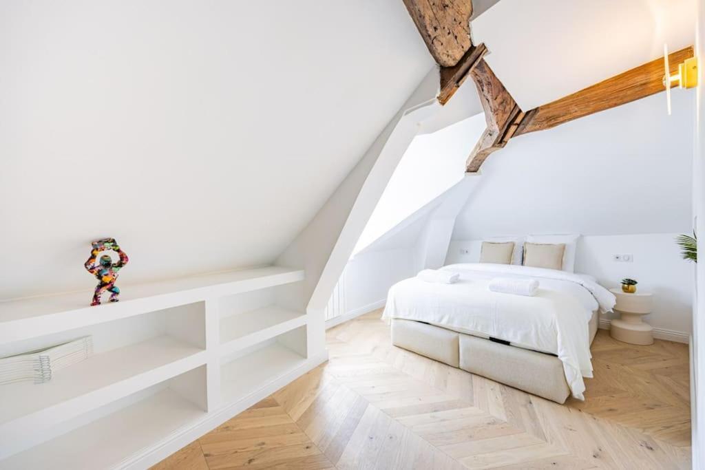 Appartamento 3 Bedrooms Sacrée Cœur Place Du Tertre Montmartre Parigi