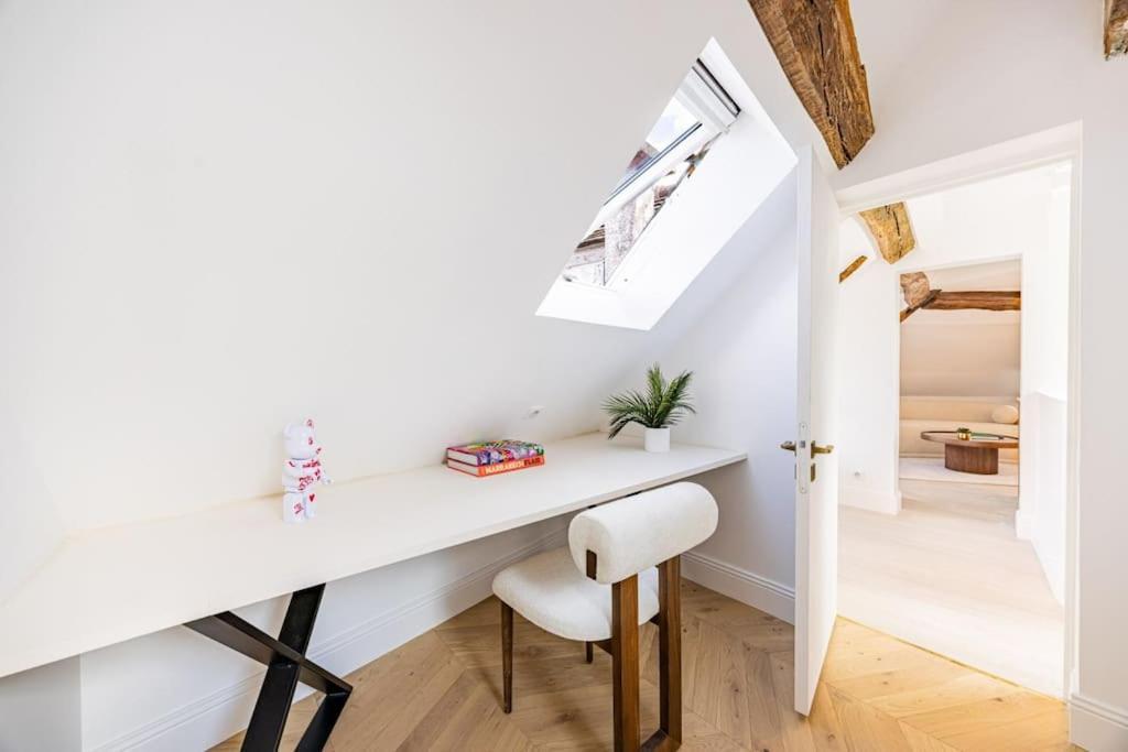 Appartamento 3 Bedrooms Sacrée Cœur Place Du Tertre Montmartre Parigi